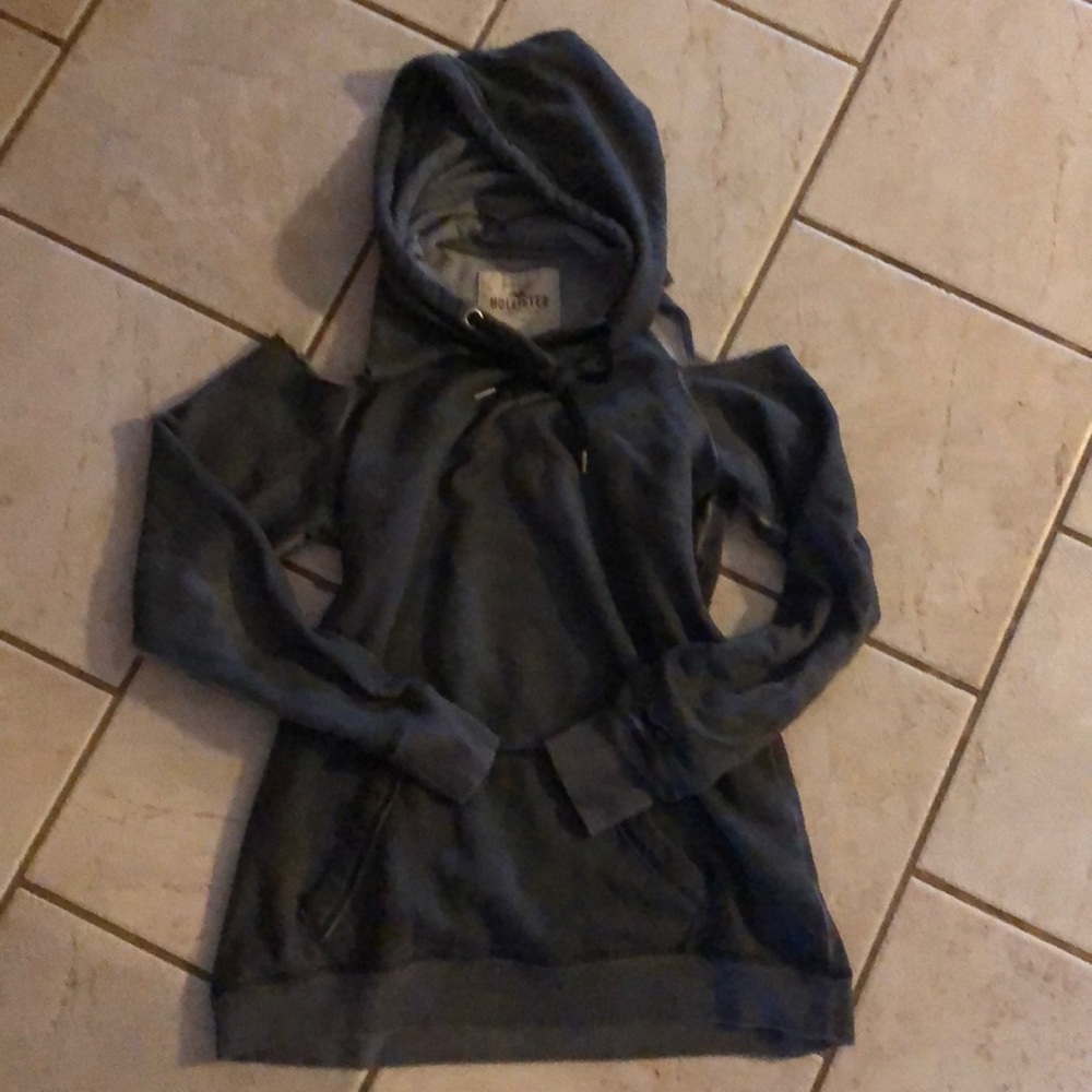 Hollister cut off hoodie